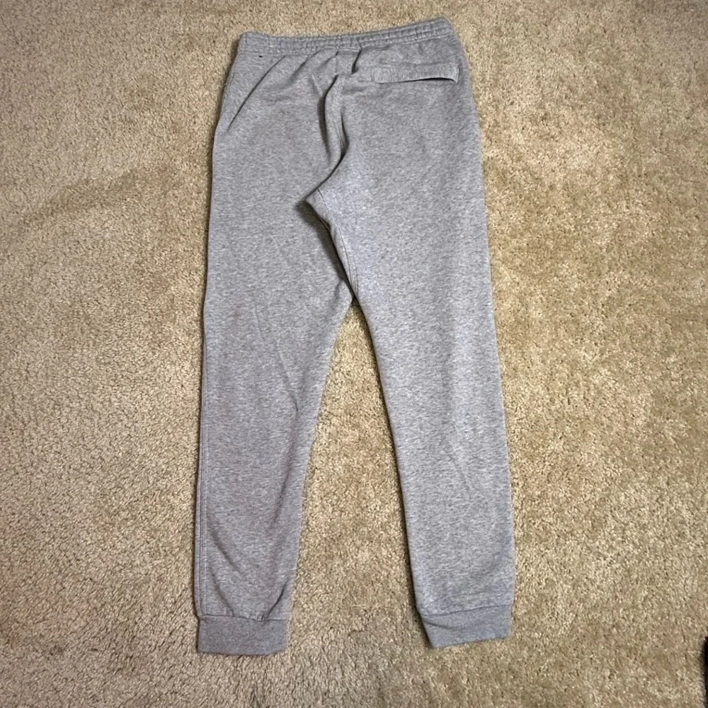 Nike Club Fleece Jogger Tapered‎ Pants Heather Grey Mens M Swoosh Sweatpants